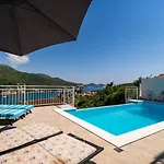 Villa With Swimming Pool Tia&ella -heated Pool
