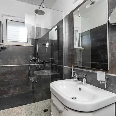 With Swimming Pool Tia&ella * Zaton (Dubrovnik-Neretva)