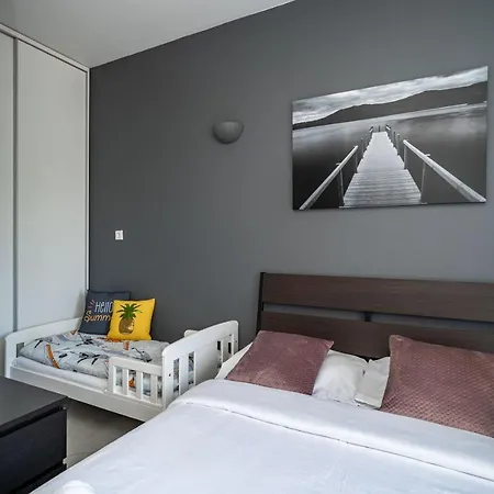 With Swimming Pool Tia&ella *