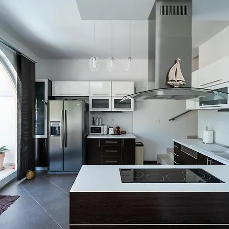 Villa With Swimming Pool Tia&ella