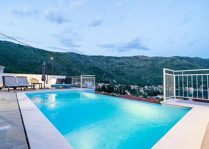 Villa With Swimming Pool Tia&ella *