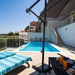 With Swimming Pool Tia&ella -heated Pool * 扎通