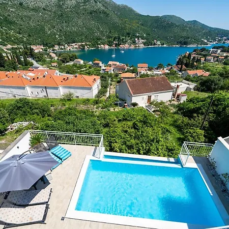 Villa With Swimming Pool Tia&ella *