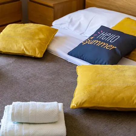 With Swimming Pool Tia&ella *