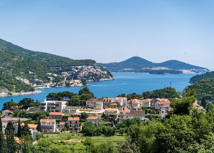 With Swimming Pool Tia&ella Затон