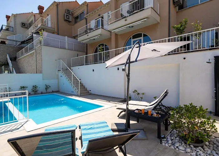 With Swimming Pool Tia&ella Вилла Затон