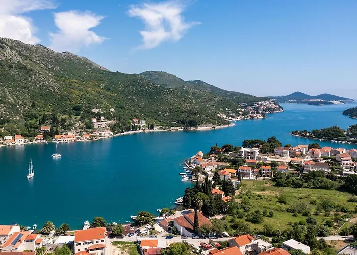With Swimming Pool Tia&ella * Затон