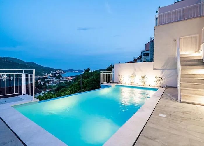 With Swimming Pool Tia&ella Вилла Затон