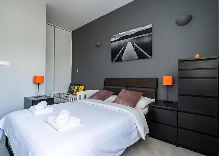 With Swimming Pool Tia&ella *