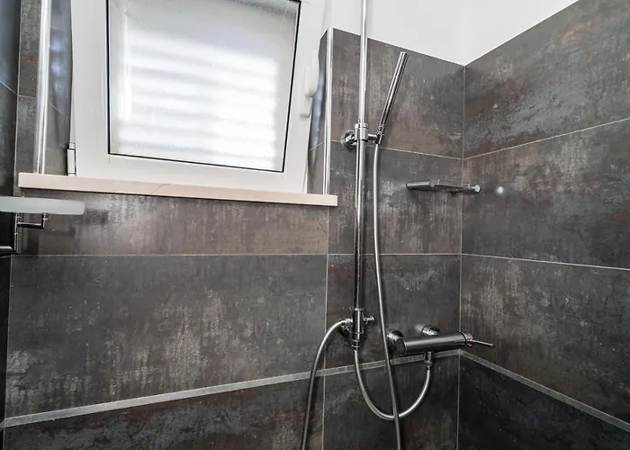 With Swimming Pool Tia&ella Вилла