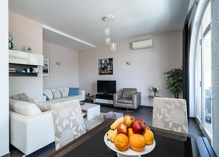 With Swimming Pool Tia&ella Вилла Затон